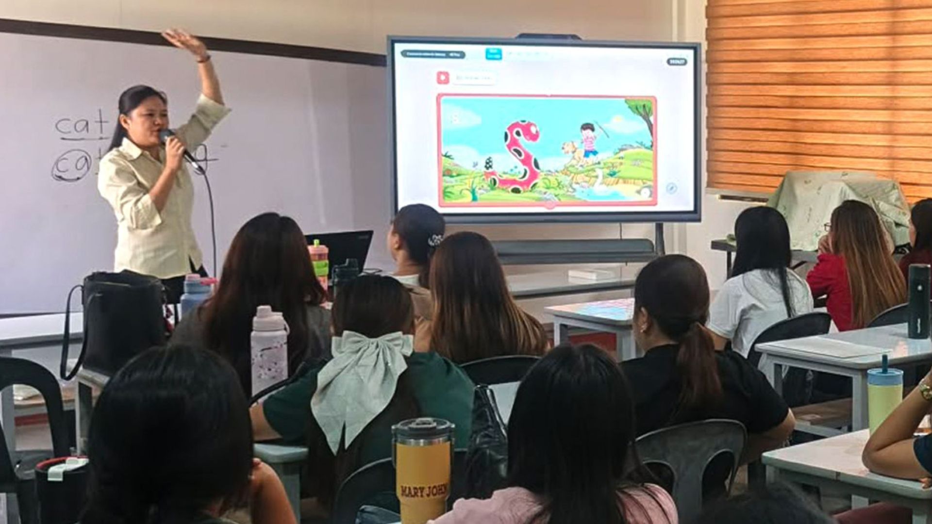 SEELS participants practicing phonics and early literacy activities